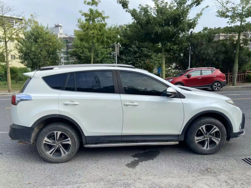 广州15年丰田RAV44