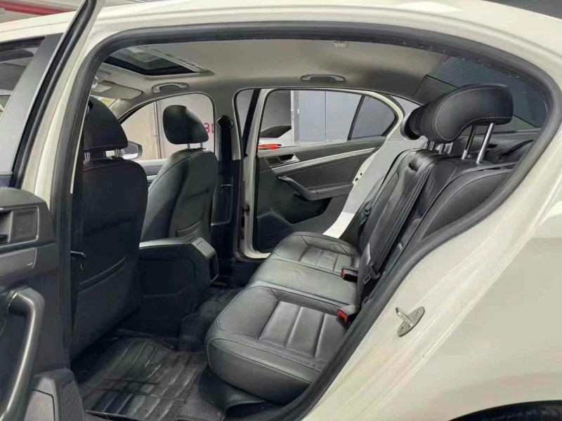 成都16年大众朗逸6