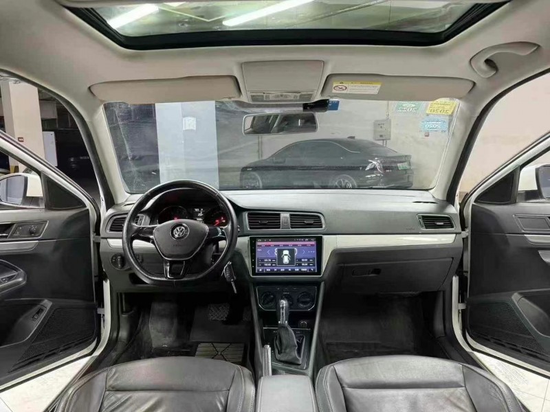 成都16年大众朗逸8