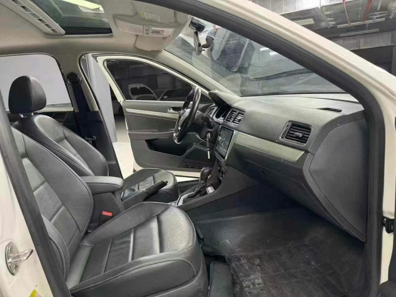 成都16年大众朗逸9