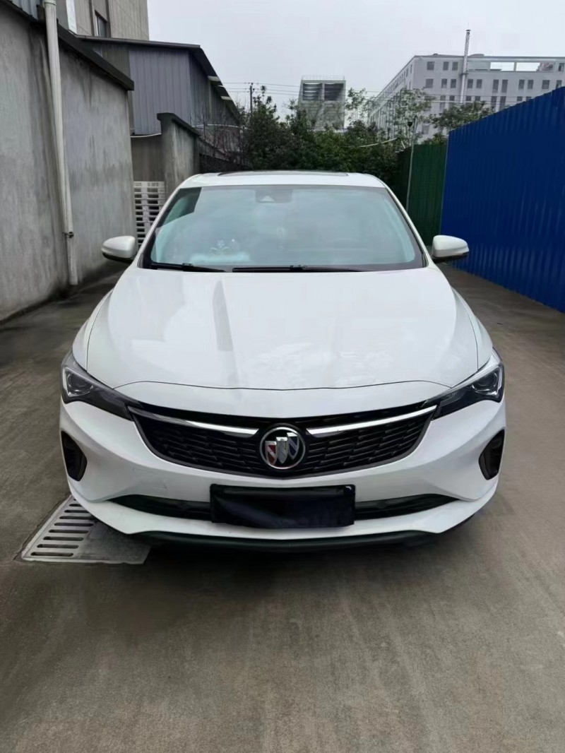 济宁23年别克威朗1