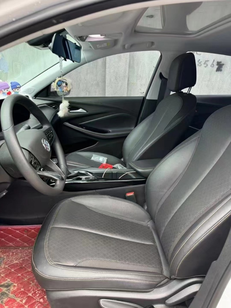 济宁23年别克威朗6