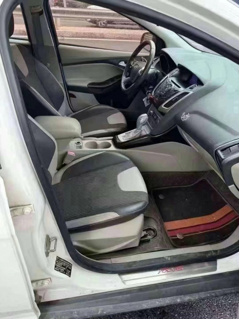 菏泽12年福特福克斯9