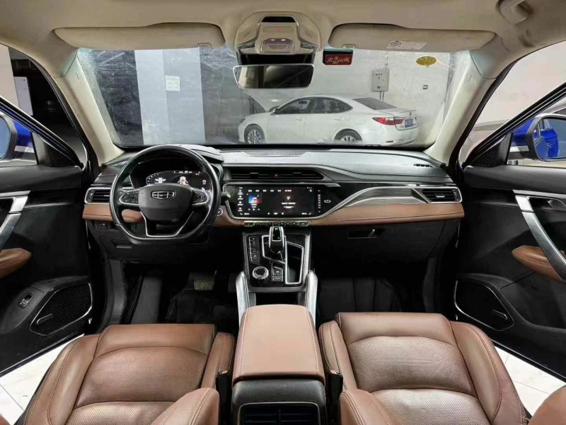 成都20年吉利博越8