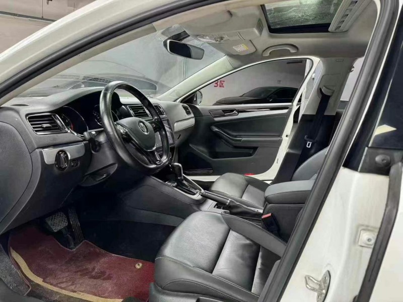 成都18年大众速腾6