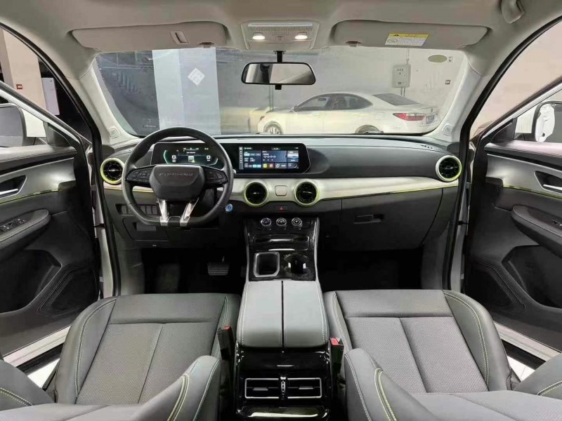 成都24年东风雷霆5