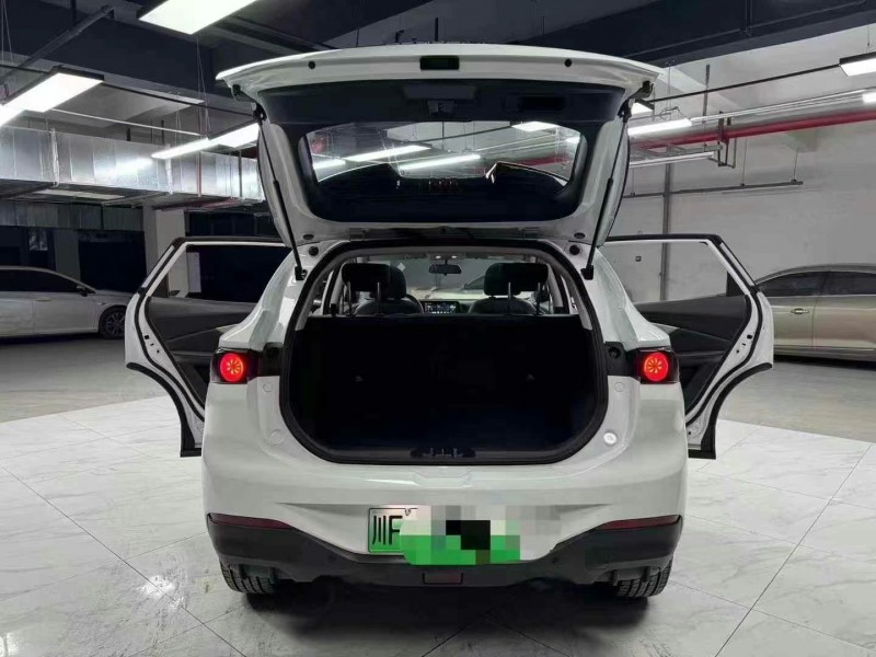 成都24年东风雷霆8