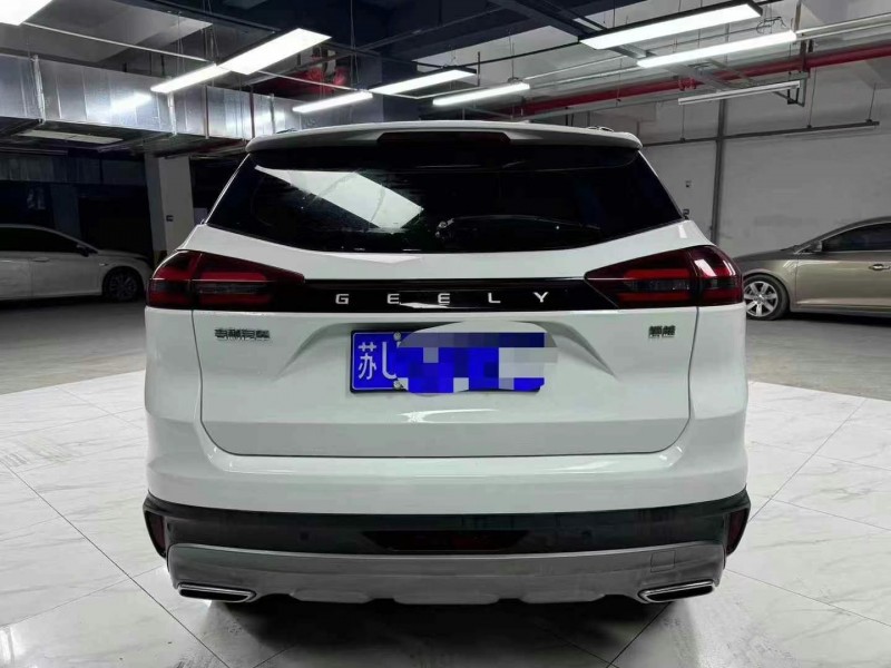 成都22年吉利博越3