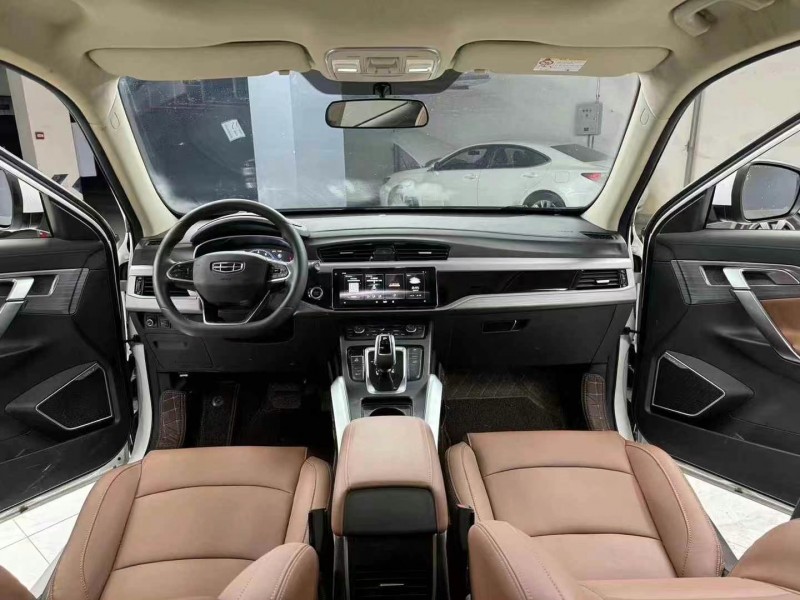 成都22年吉利博越5