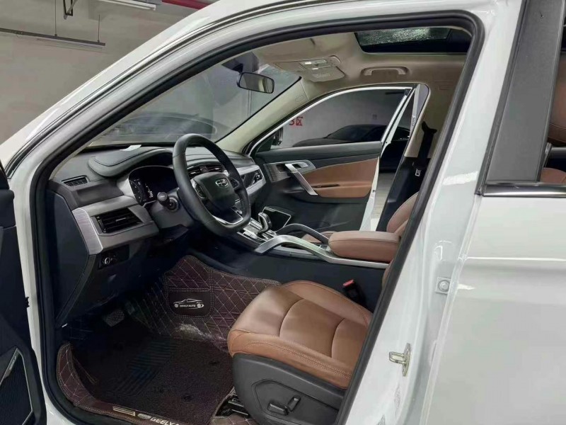 成都22年吉利博越6