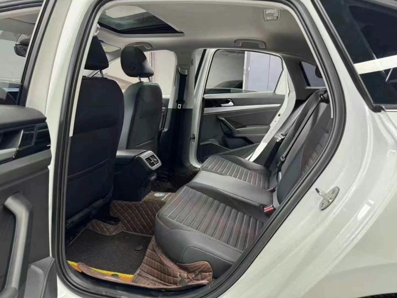 成都22年大众朗逸9