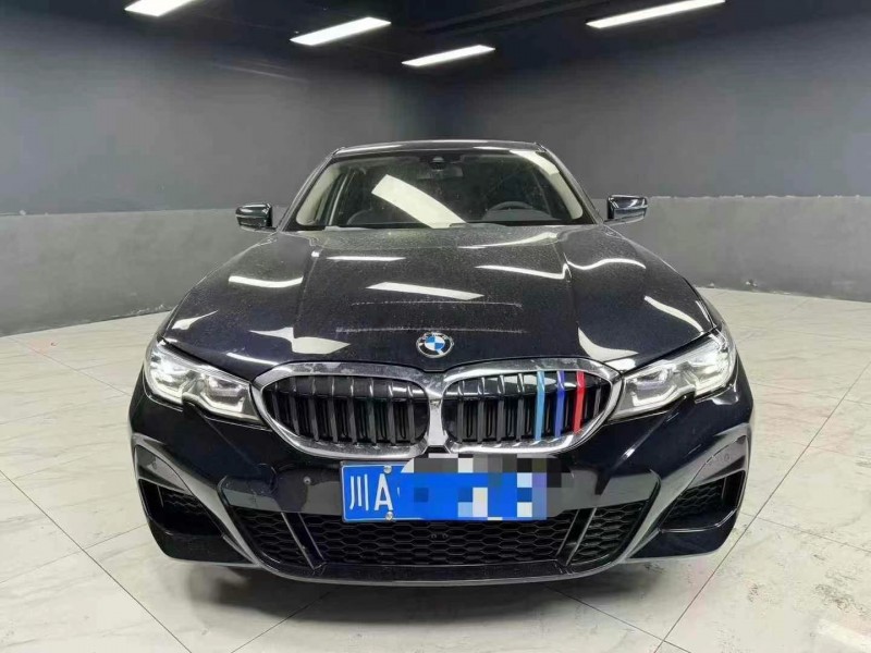 成都22年宝马3系1