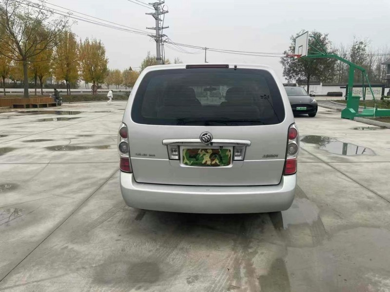 徐州13年别克GL89