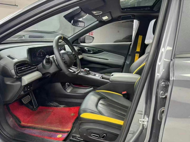 成都24年传祺影豹5