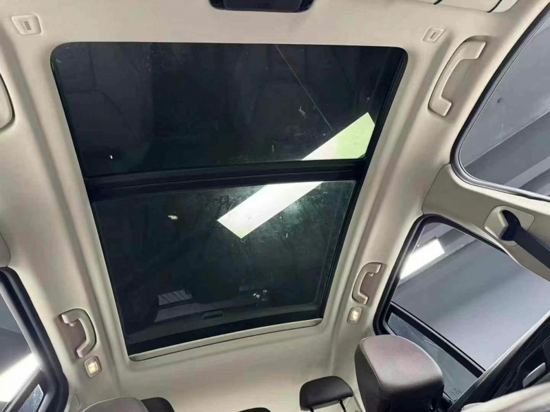 成都18年宝马X37