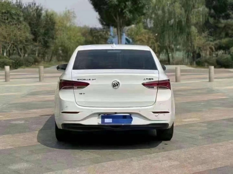 菏泽19年别克英朗8