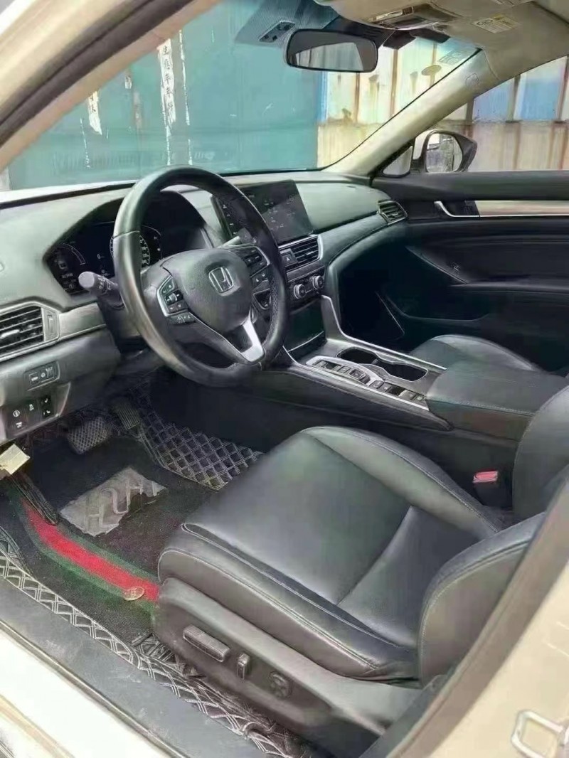 菏泽22年本田雅阁9