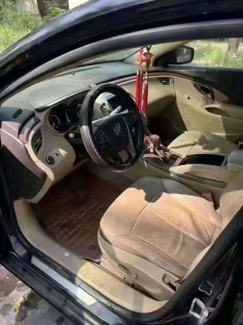 菏泽12年别克君越8