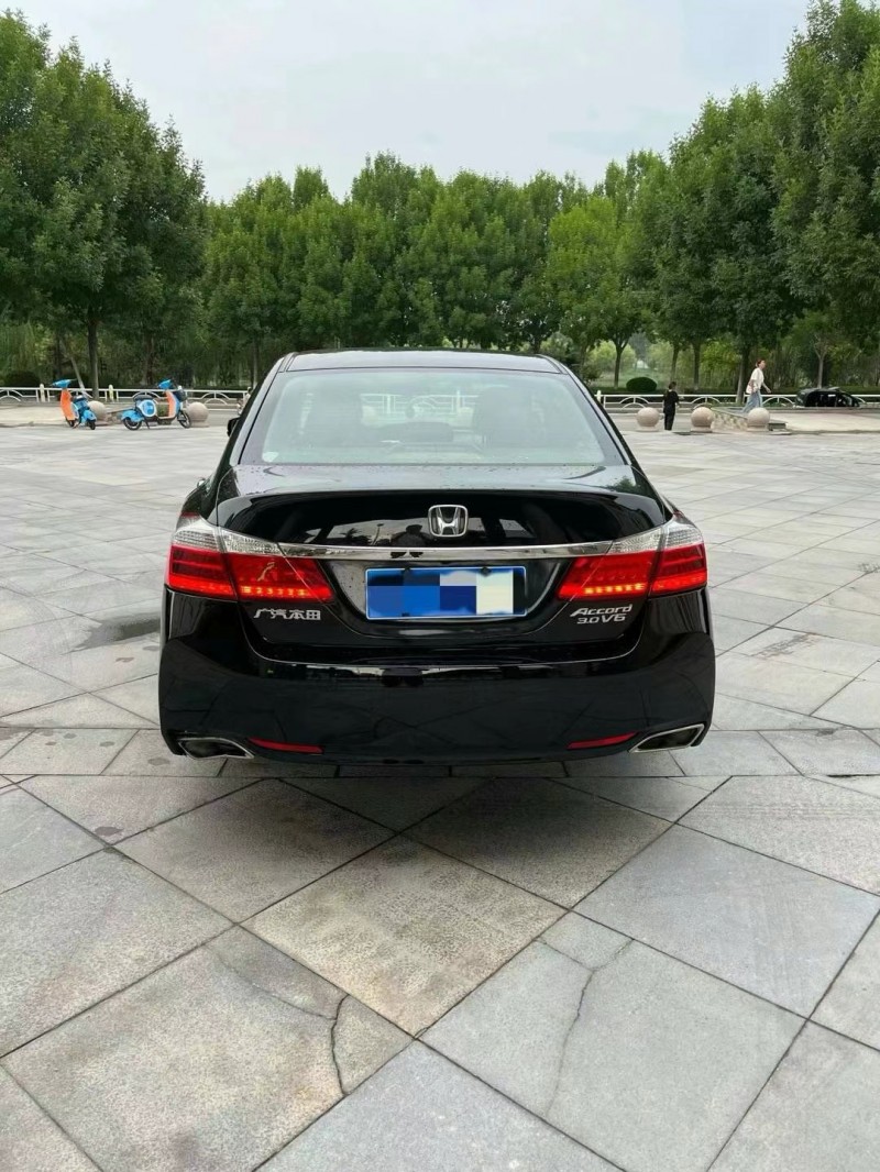 菏泽14年本田雅阁8