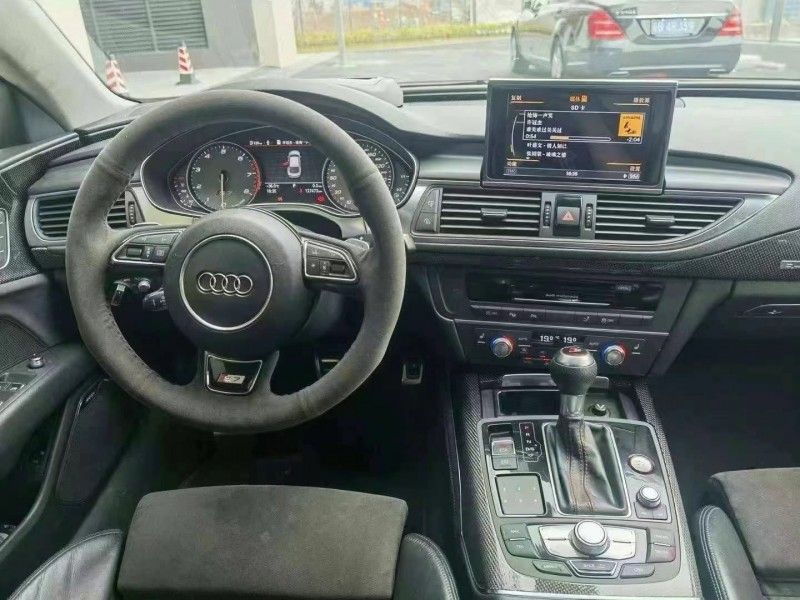 深圳13年奥迪S72