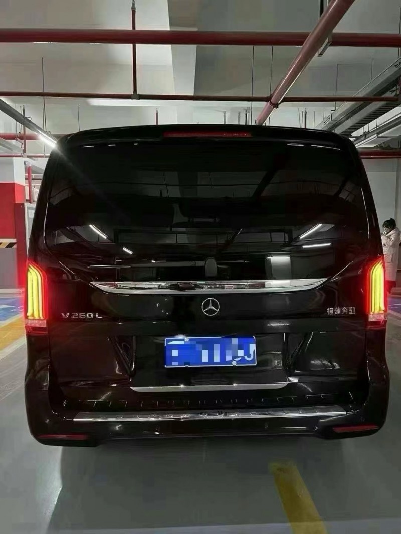 济宁21年奔驰V3
