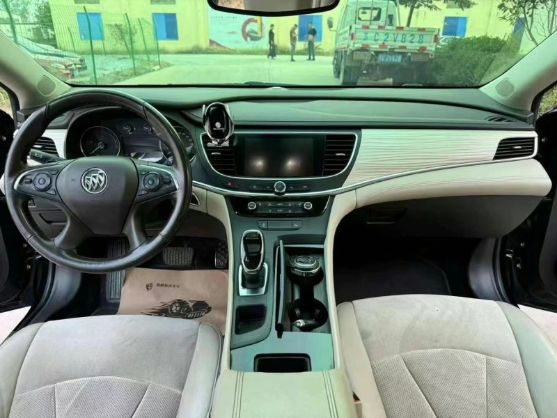 徐州17年别克君越6