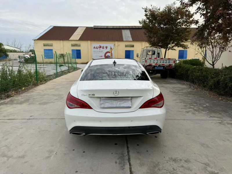 徐州17年奔驰CLA9