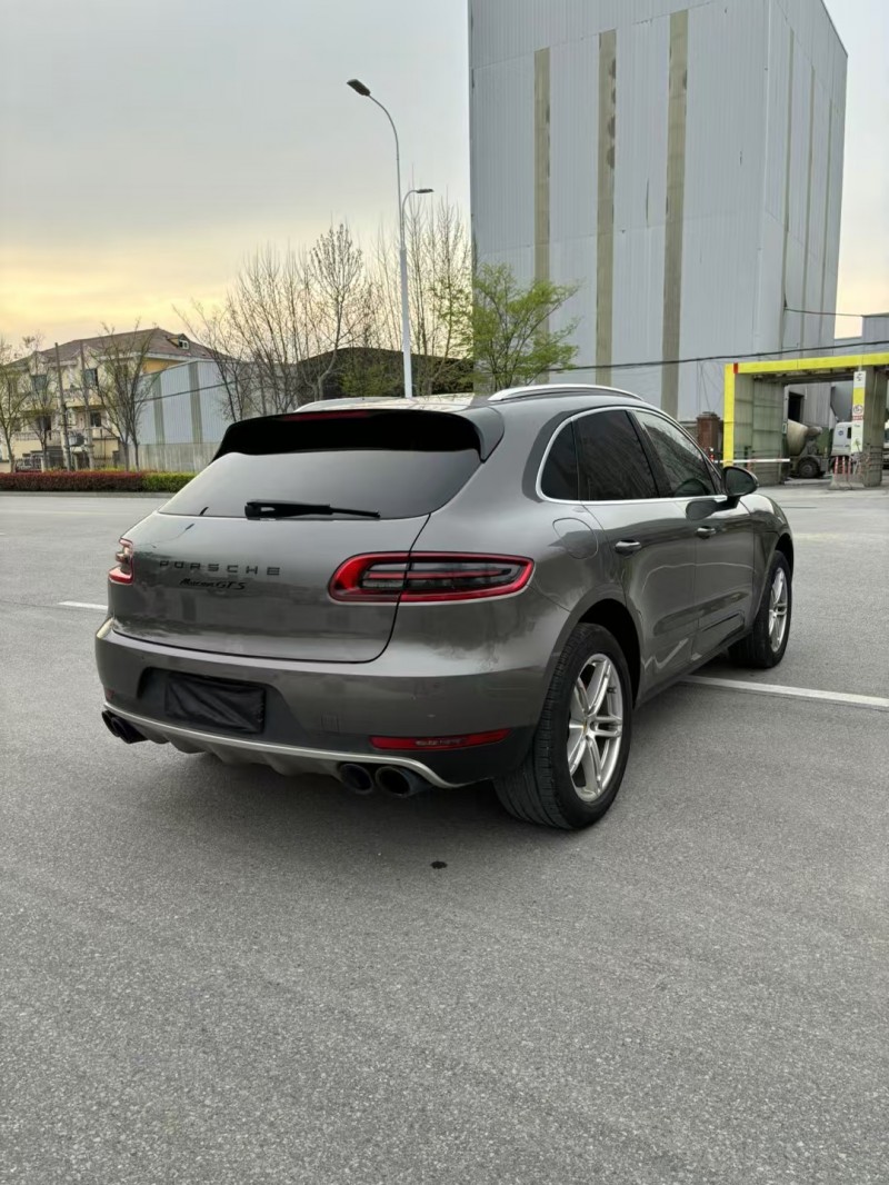 宿遷16年保時捷Macan8