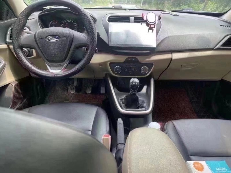 廊坊18年福特福睿斯5