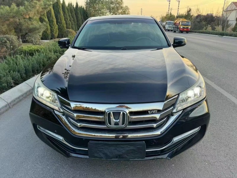 菏泽16年本田雅阁1