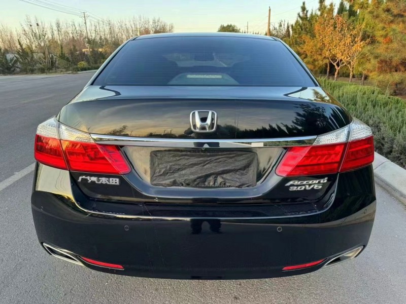 菏泽16年本田雅阁7