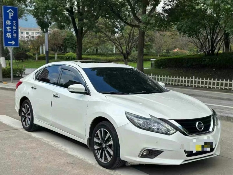 衢州17年日產天籟3