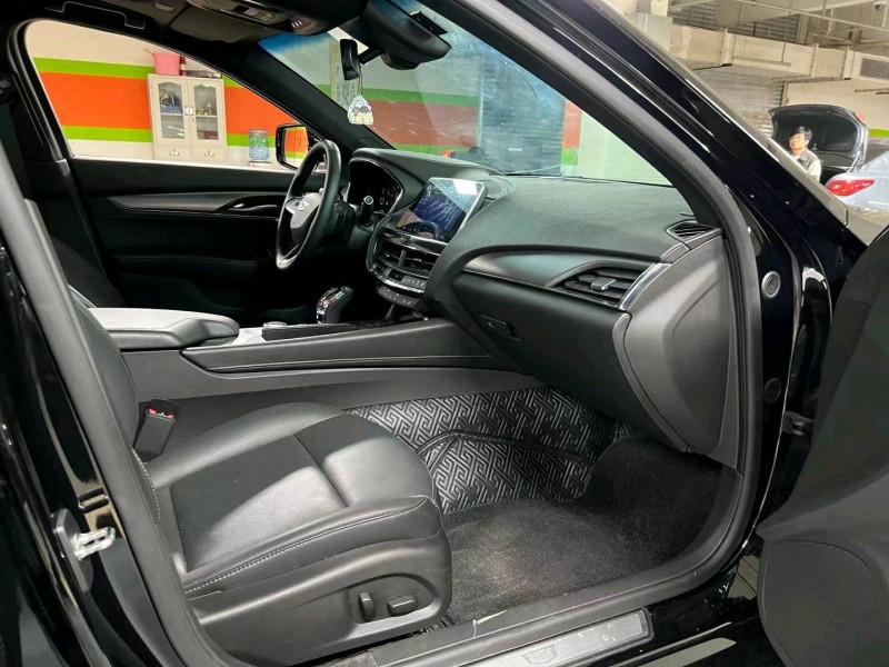 成都23年凯迪拉克XTS8