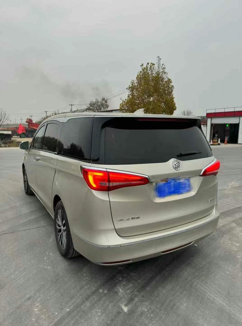 济宁17年别克GL88