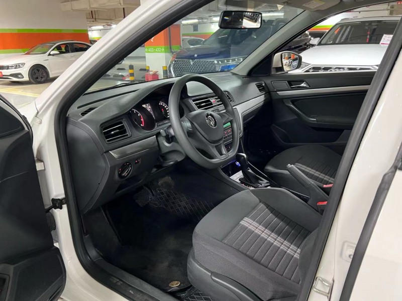 成都23年大众朗逸6