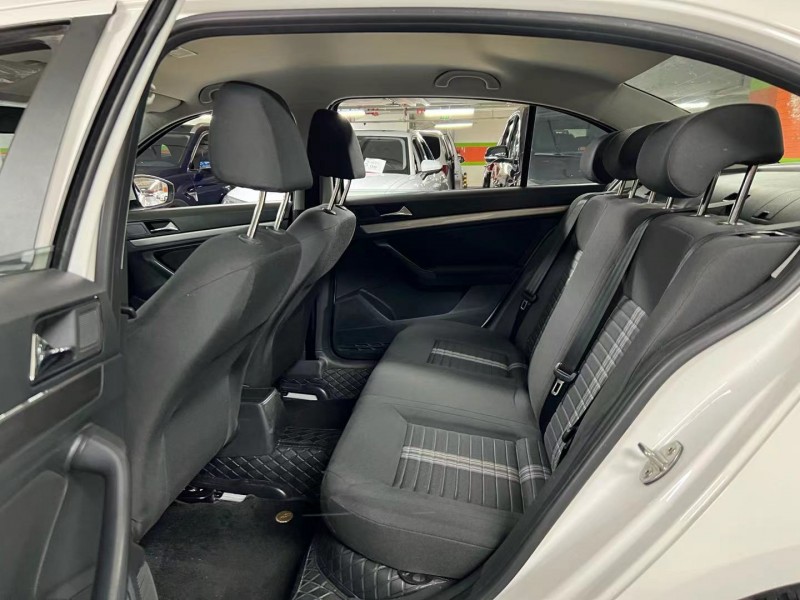 成都23年大众朗逸7