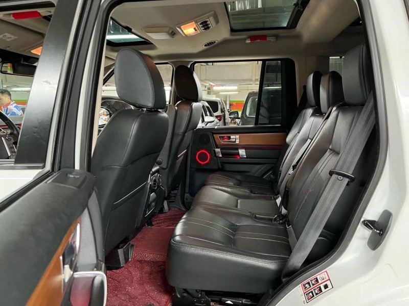 成都15年路虎发现7