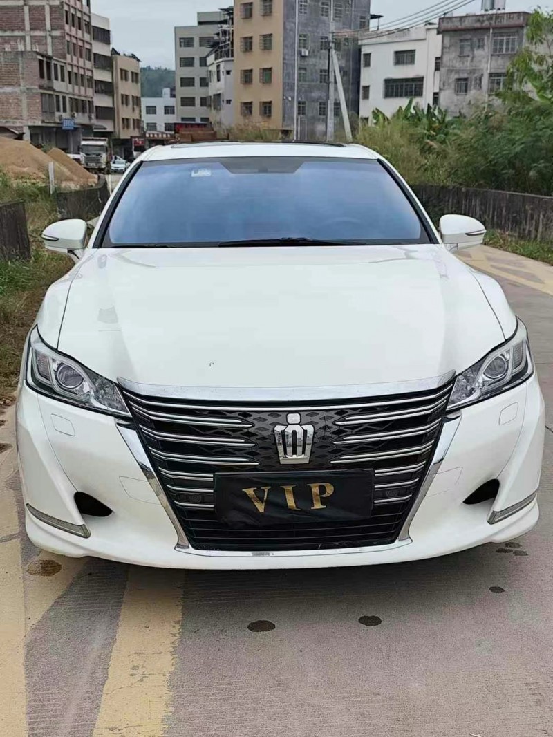 广州17年丰田皇冠1