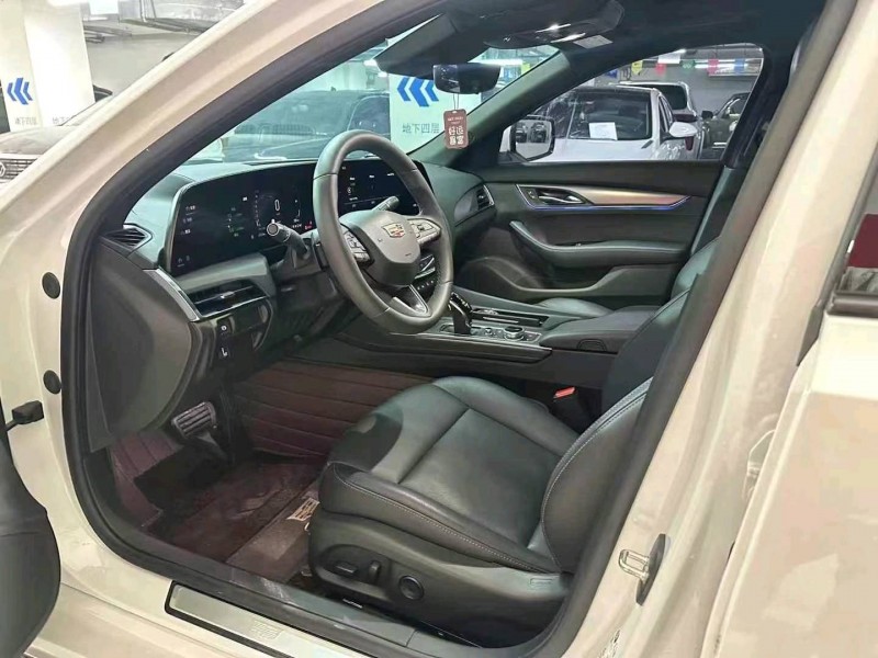 成都24年凯迪拉克CT52