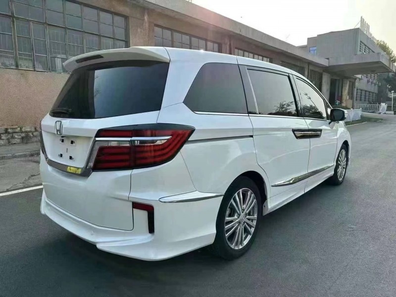 济宁18年本田艾力绅4