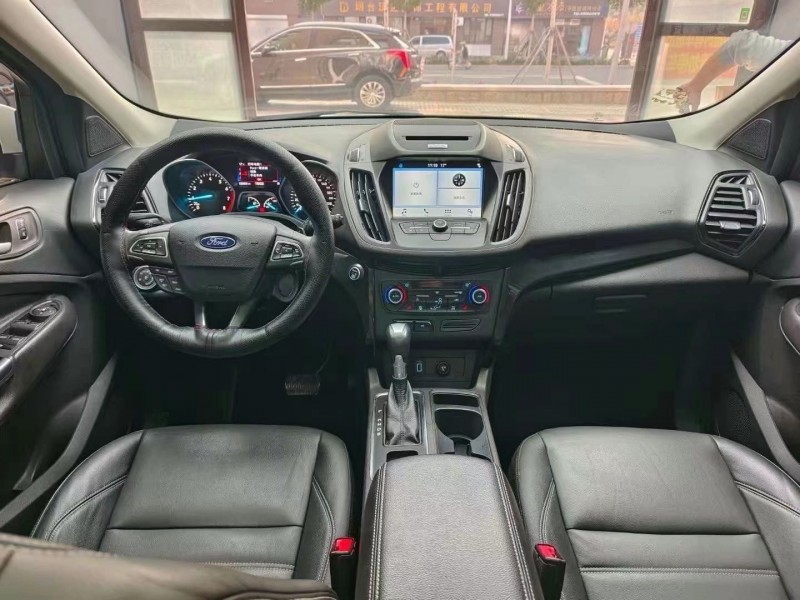 济宁17年福特翼虎8