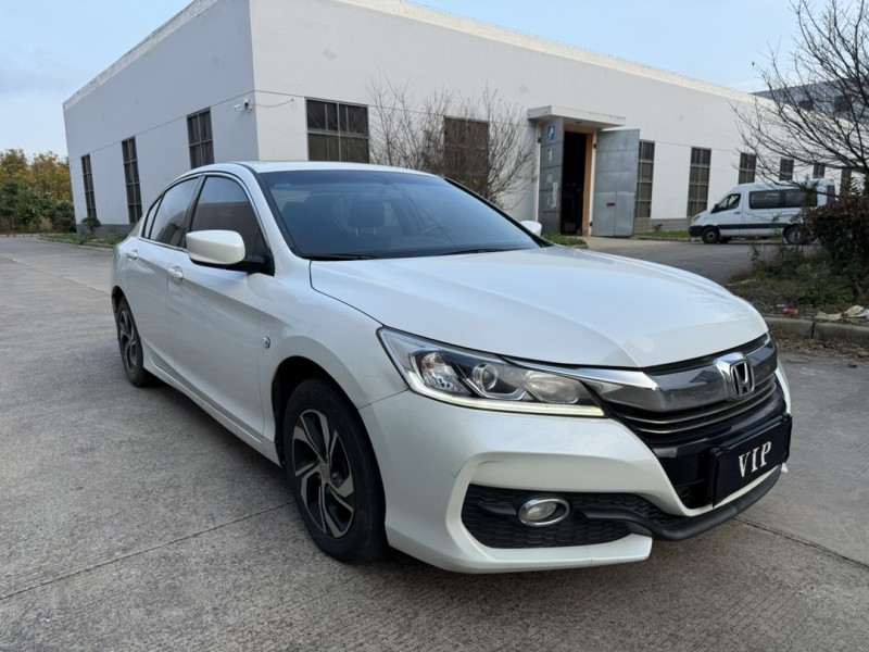 盐城16年本田雅阁3