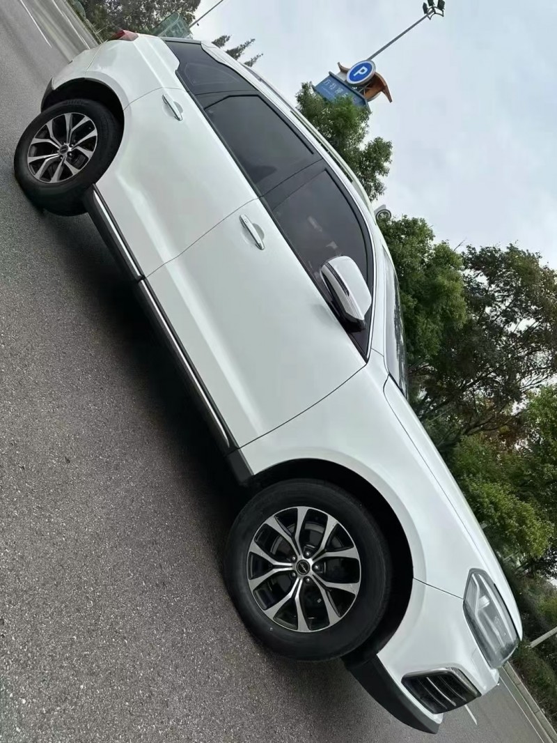 成都18年众泰T6002