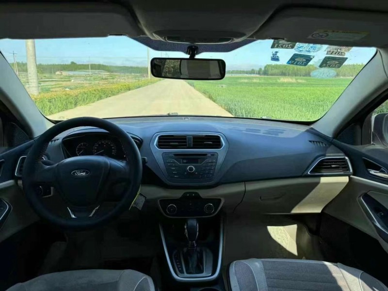 青岛15年福特福睿斯6