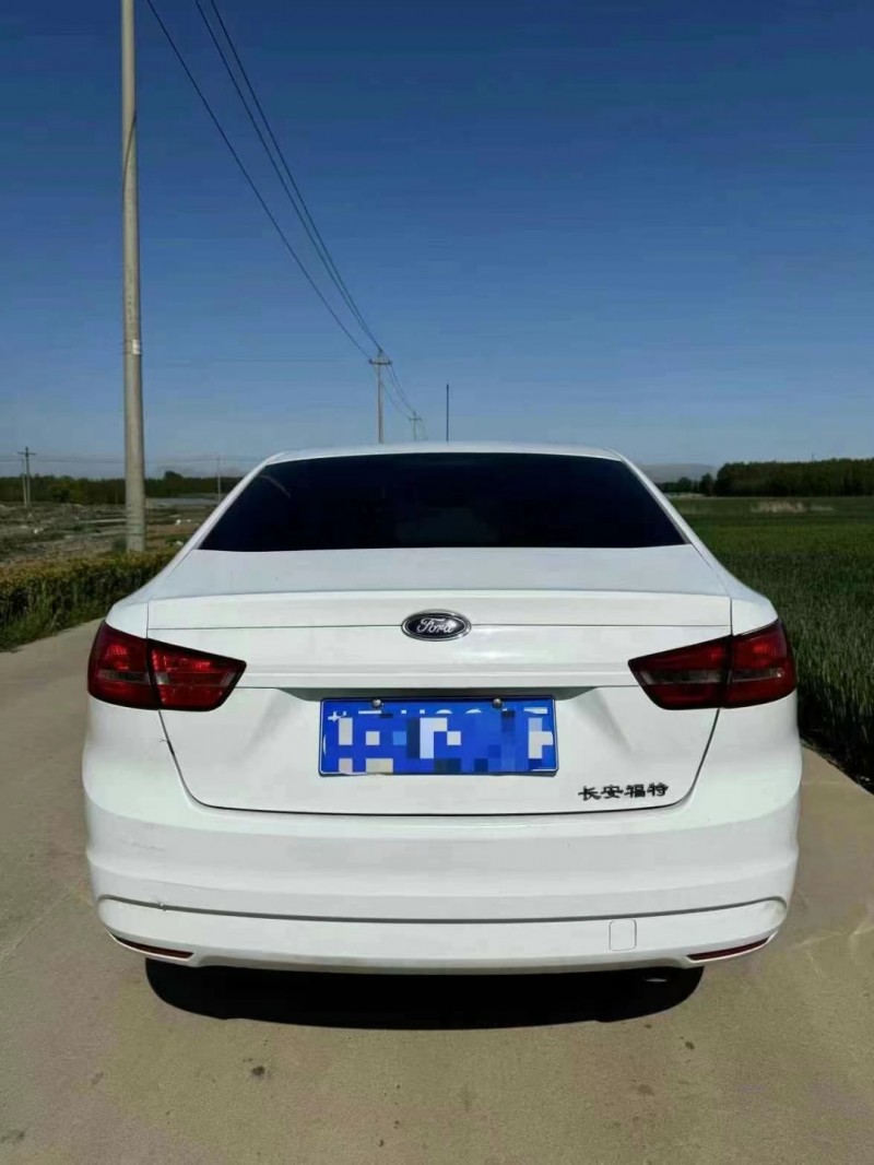青岛15年福特福睿斯9