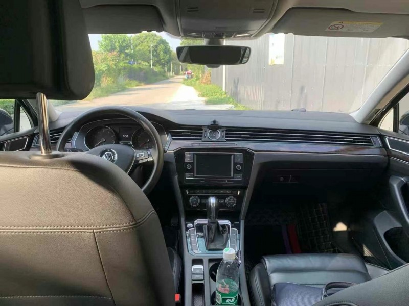 成都18年大众迈腾2