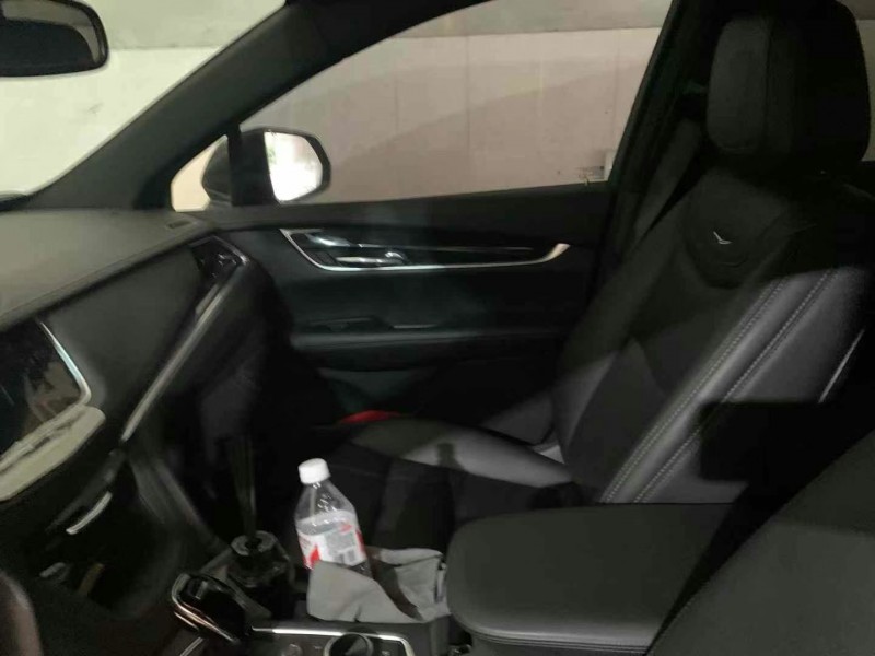 成都22年凯迪拉克XT52