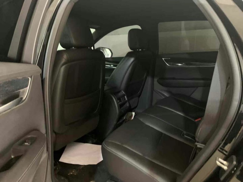 成都22年凯迪拉克XT56