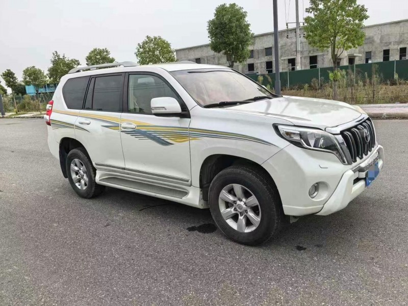 成都15年丰田普拉多3