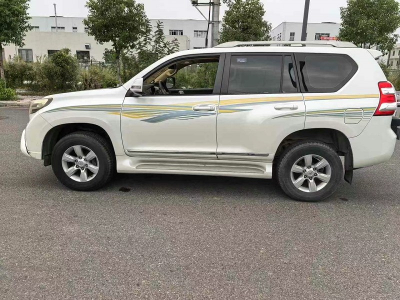 成都15年丰田普拉多5